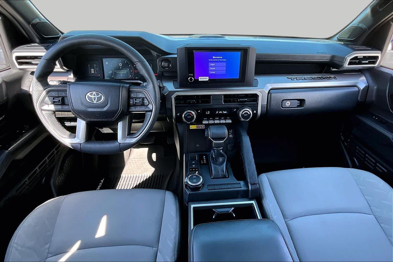 Used 2025 Toyota Tacoma SR5 AWD/4WD image 16