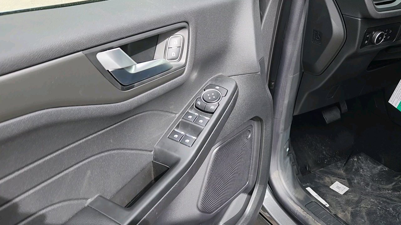 New 2025 Ford Escape PHEV image 11