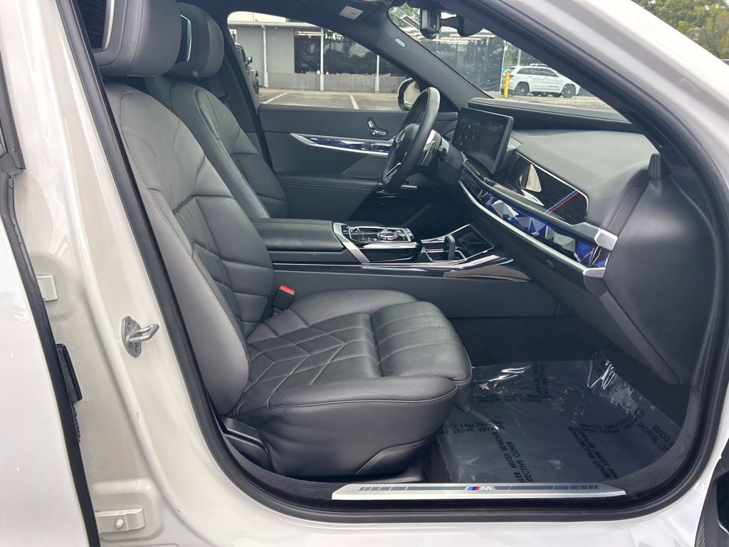 Used 2026 BMW 740i RWD image 23