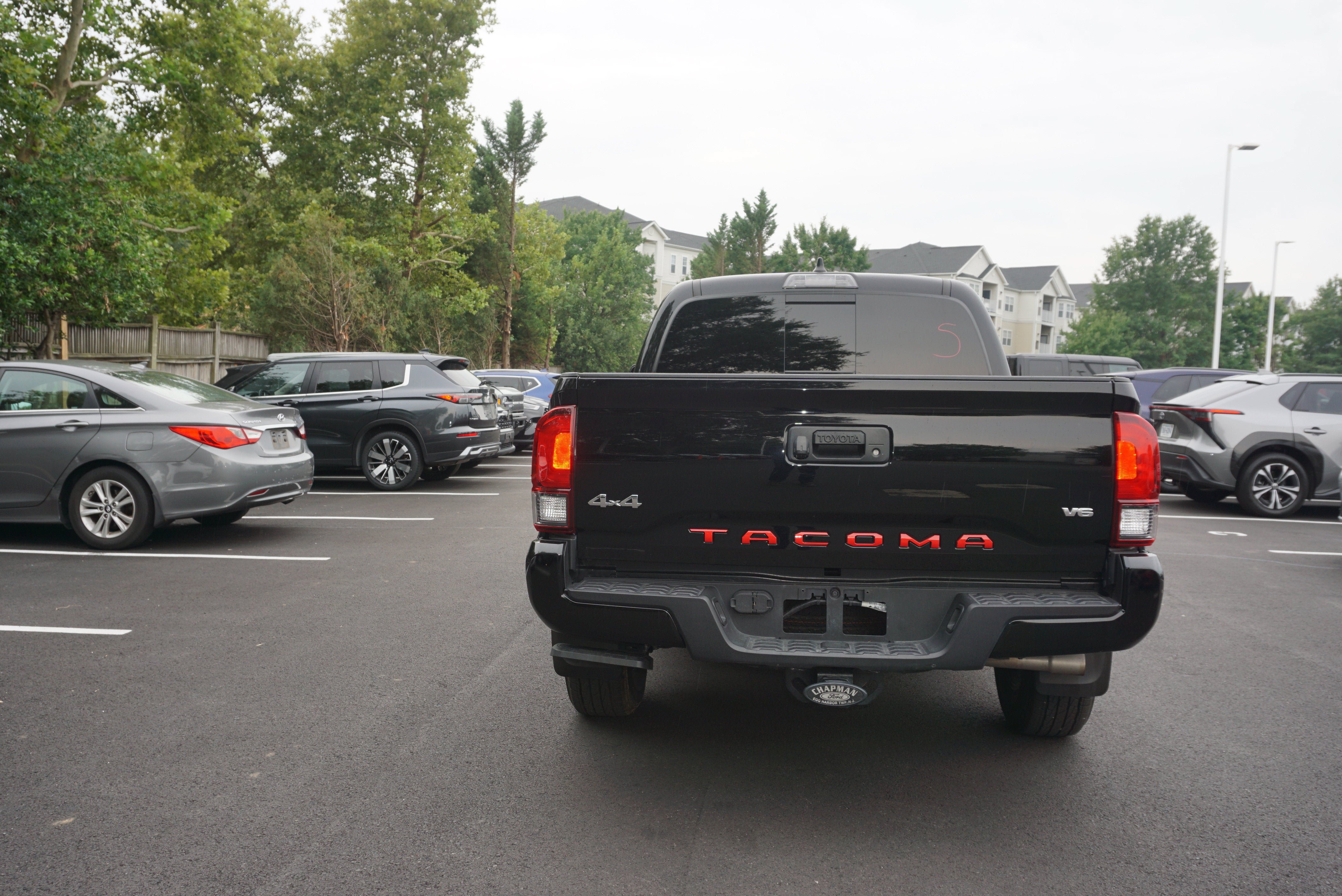 Used 2023 Toyota Tacoma SR5 w/ Technology Package AWD/4WD image 5
