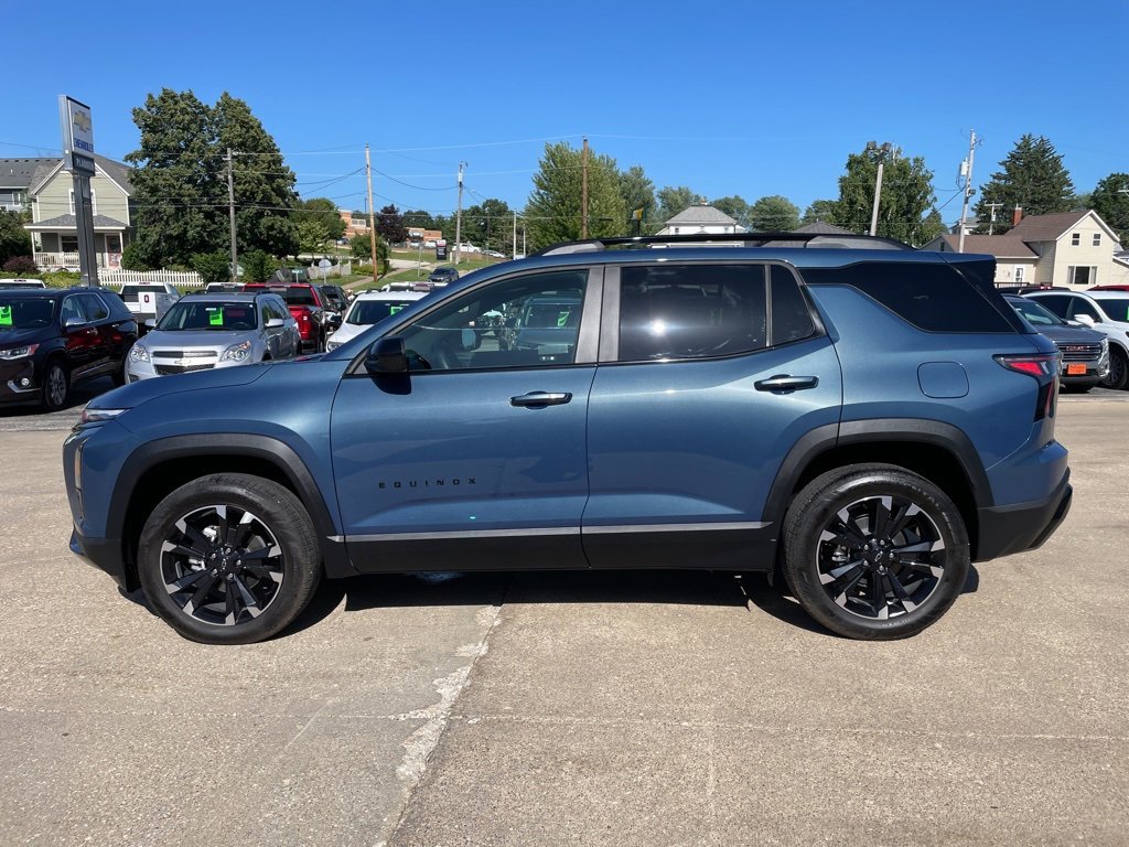 Used 2025 Chevrolet Equinox RS w/ Convenience Package III image 2