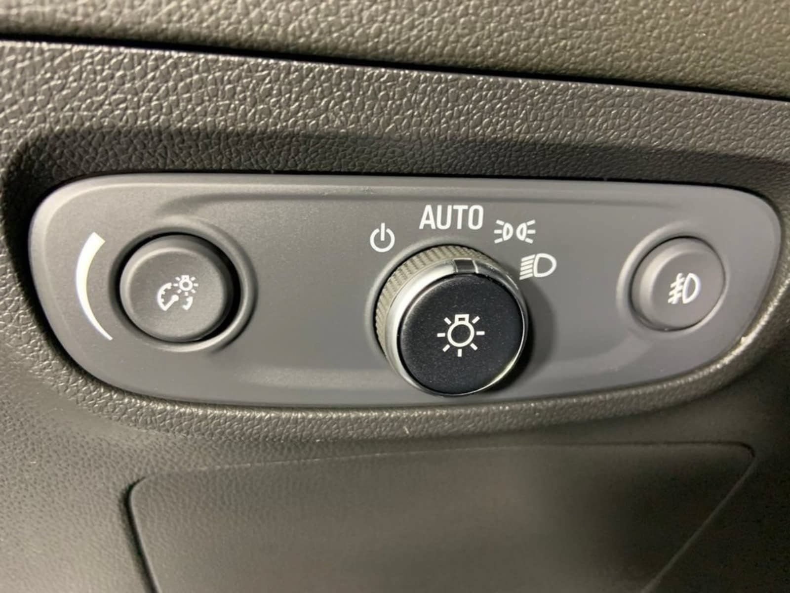 Used 2021 Buick Encore GX Preferred w/ Cold Weather Comfort Package FWD image 27