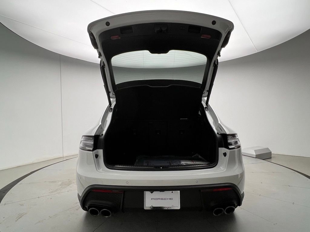 Used 2026 Porsche Macan image 20