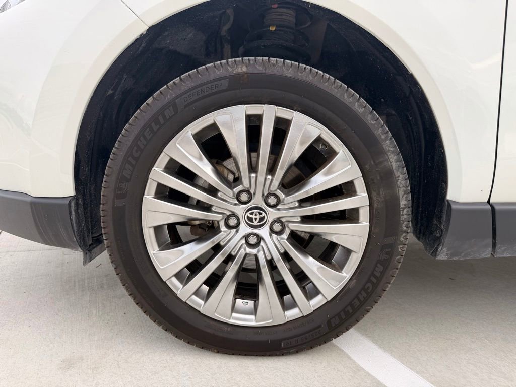 Used 2022 Toyota Venza XLE AWD/4WD image 18