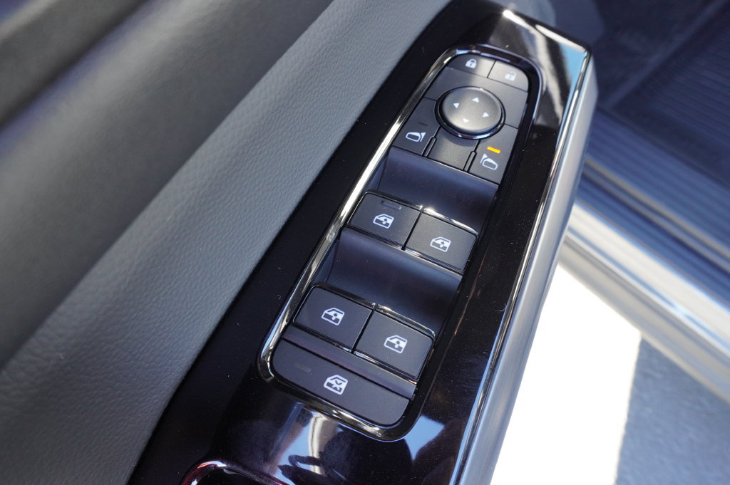 New 2026 Nissan Pathfinder SL w/ SL Premium Package AWD/4WD image 17