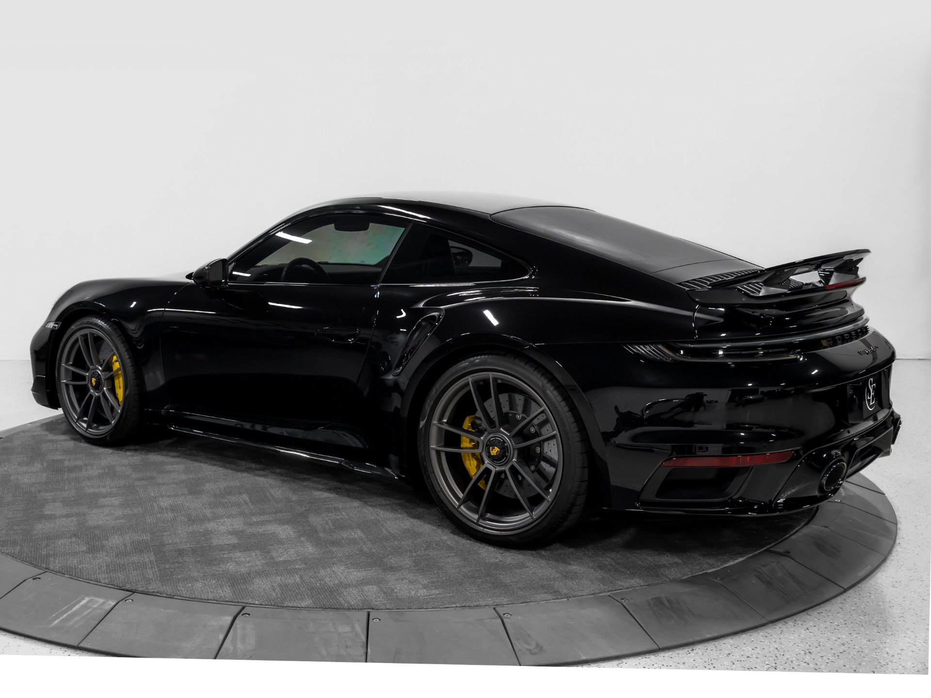 Used 2025 Porsche 911 Turbo S AWD/4WD image 5