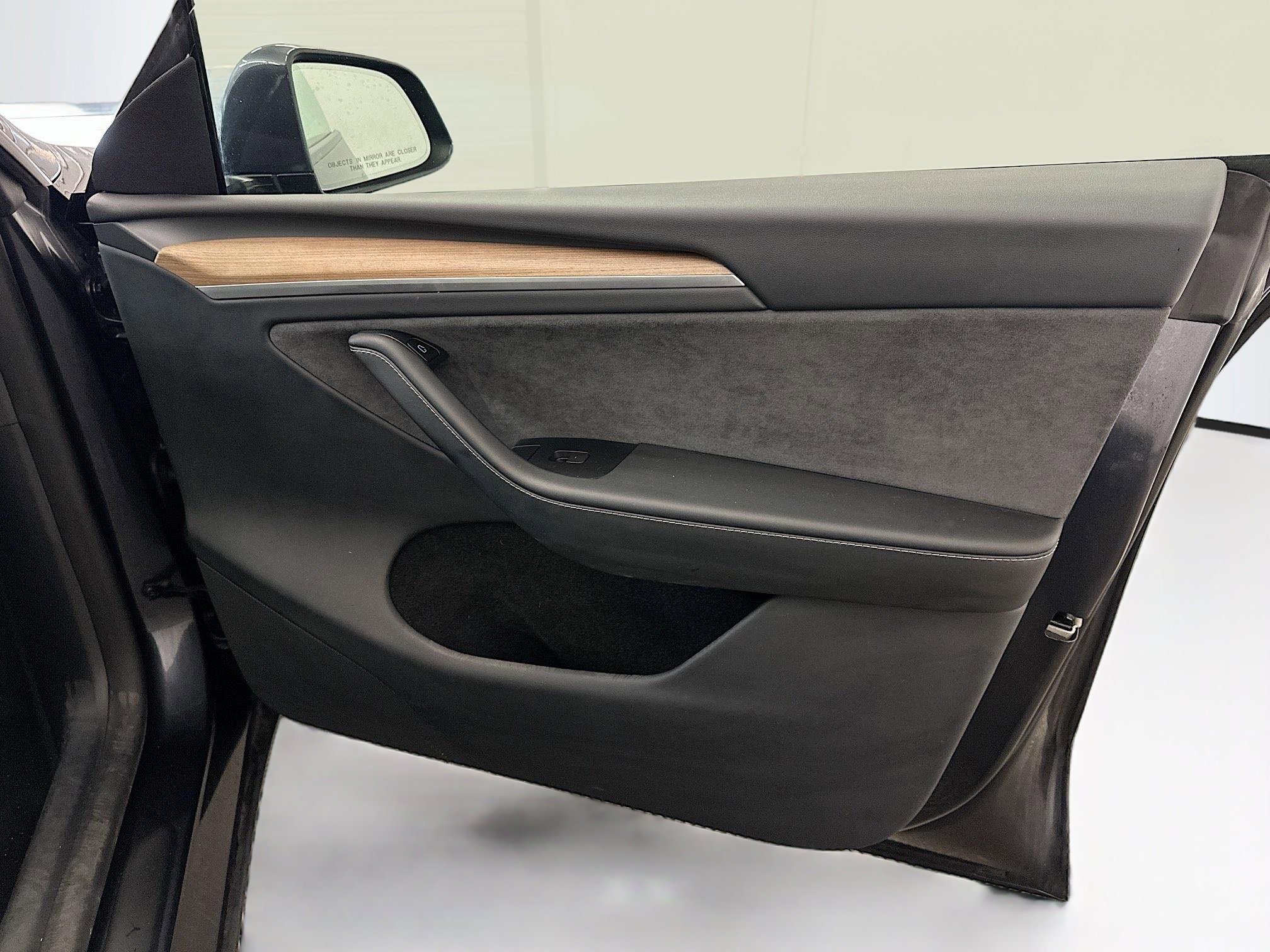 Used 2024 Tesla Model Y Long Range image 33