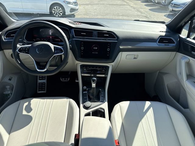 Used 2024 Volkswagen Tiguan SE R-Line image 12