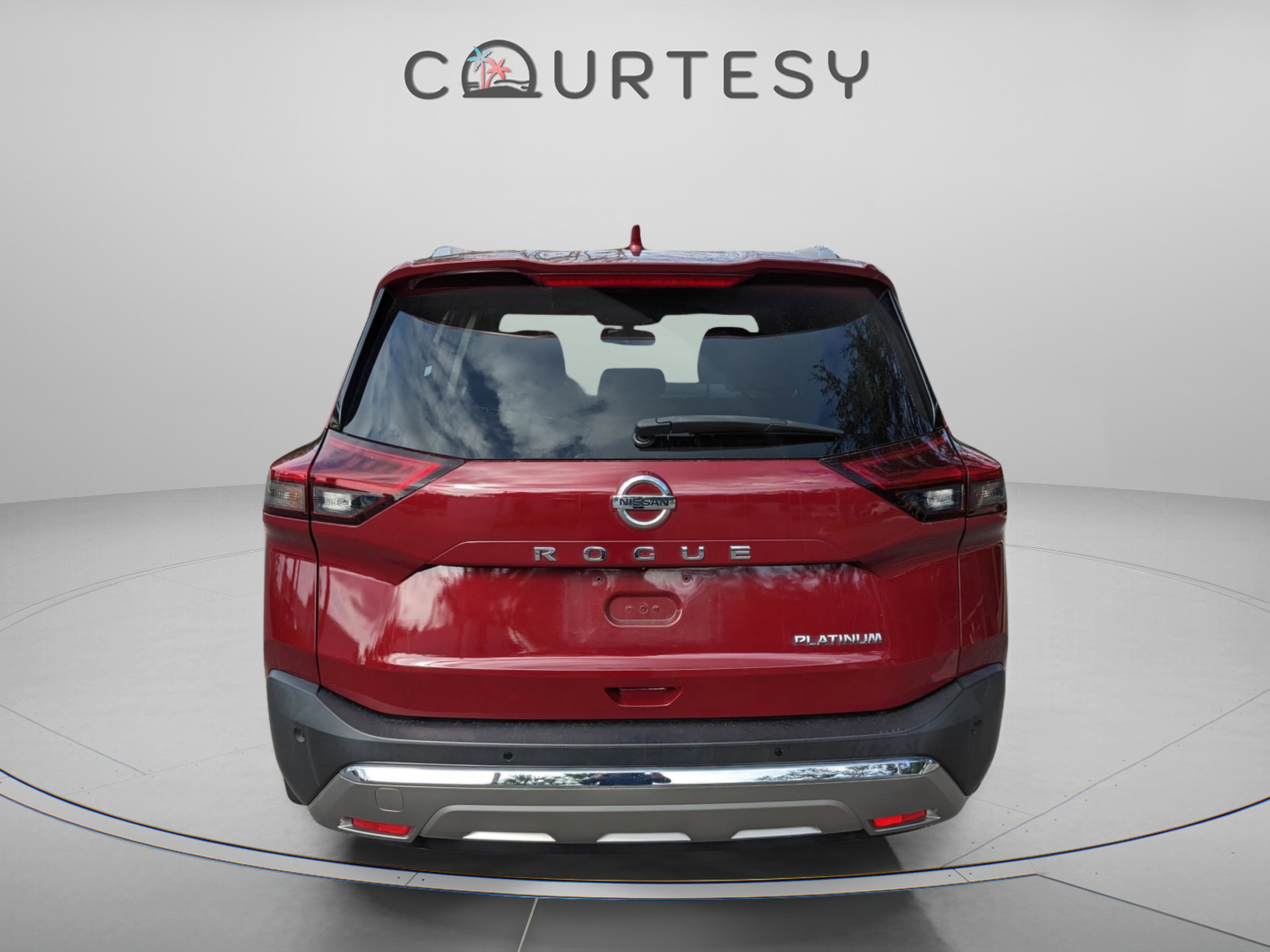 Used 2021 Nissan Rogue Platinum image 6