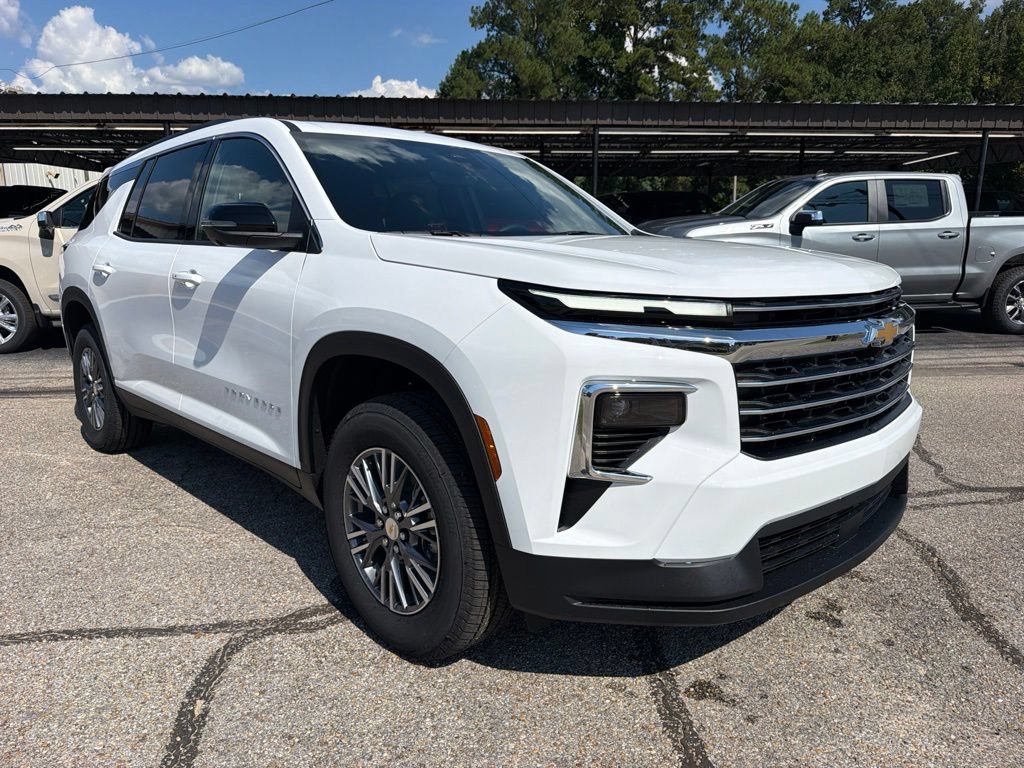 New 2027 Chevrolet Traverse LT w/ Driver Confidence Package FWD image 3