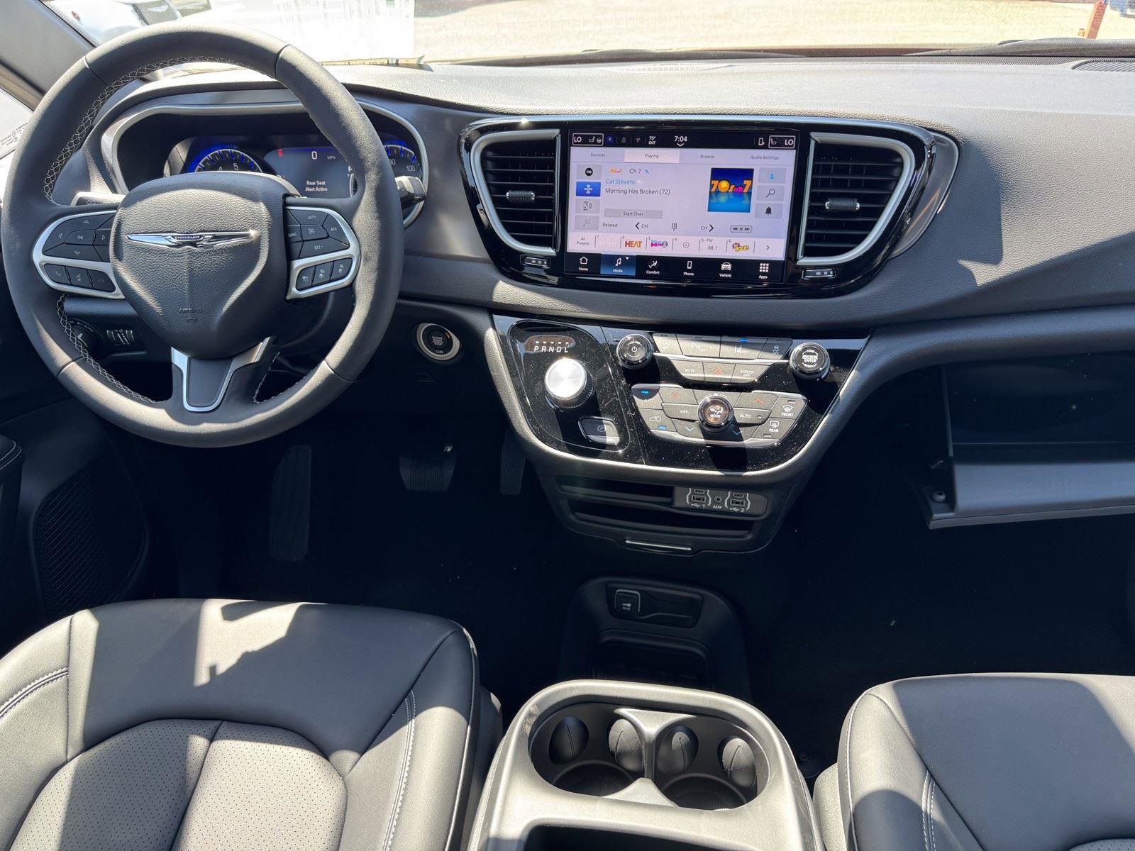 New 2025 Chrysler Voyager LX FWD image 7