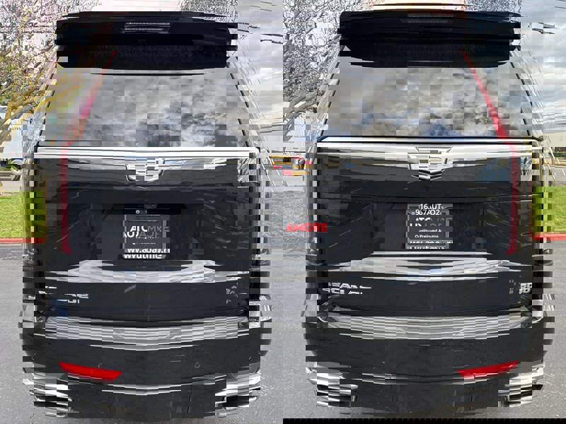 Used 2021 Cadillac Escalade Premium Luxury w/ LPO, Illumination Package image 11