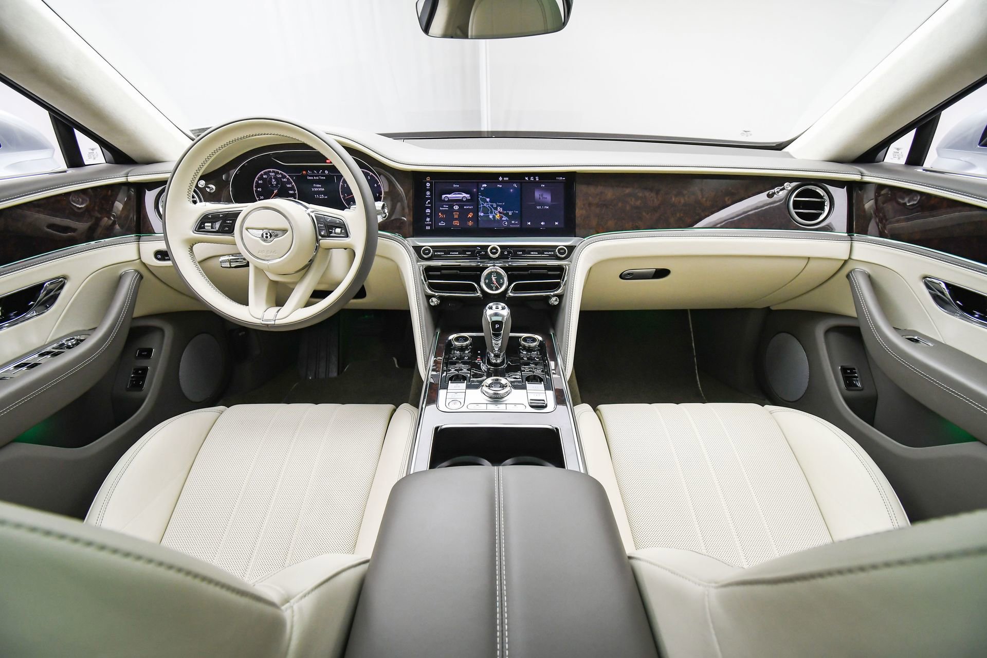 Used 2022 Bentley Flying Spur V8 image 4
