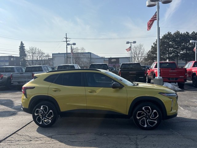 Used 2024 Chevrolet Trax RS w/ Driver Confidence Package image 4