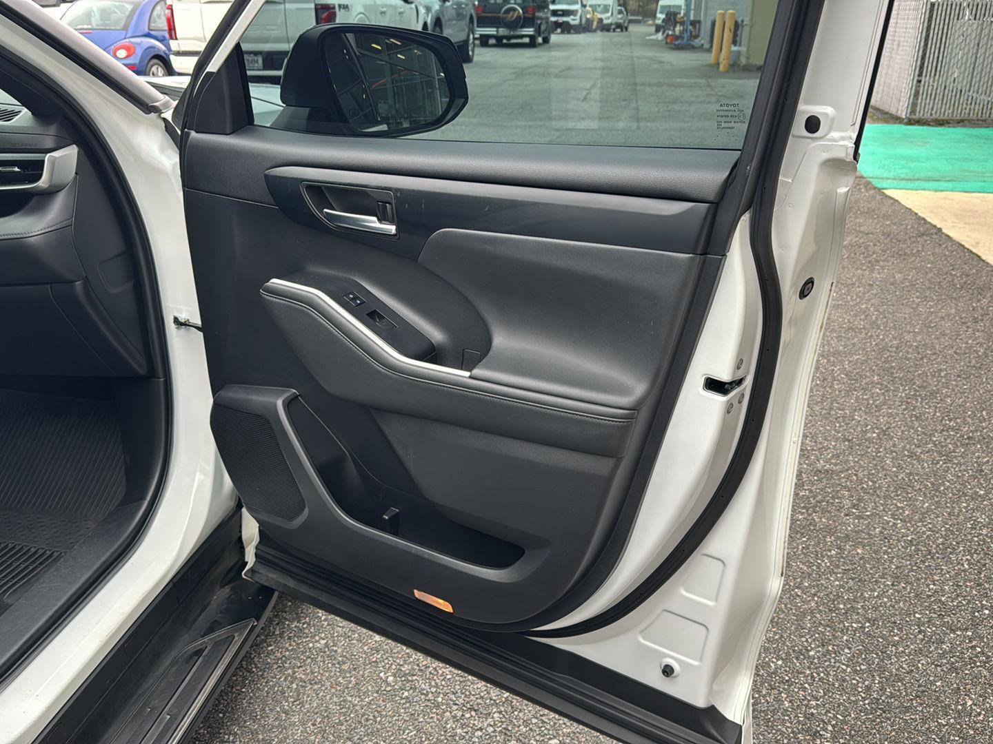 Used 2022 Toyota Highlander XSE image 12