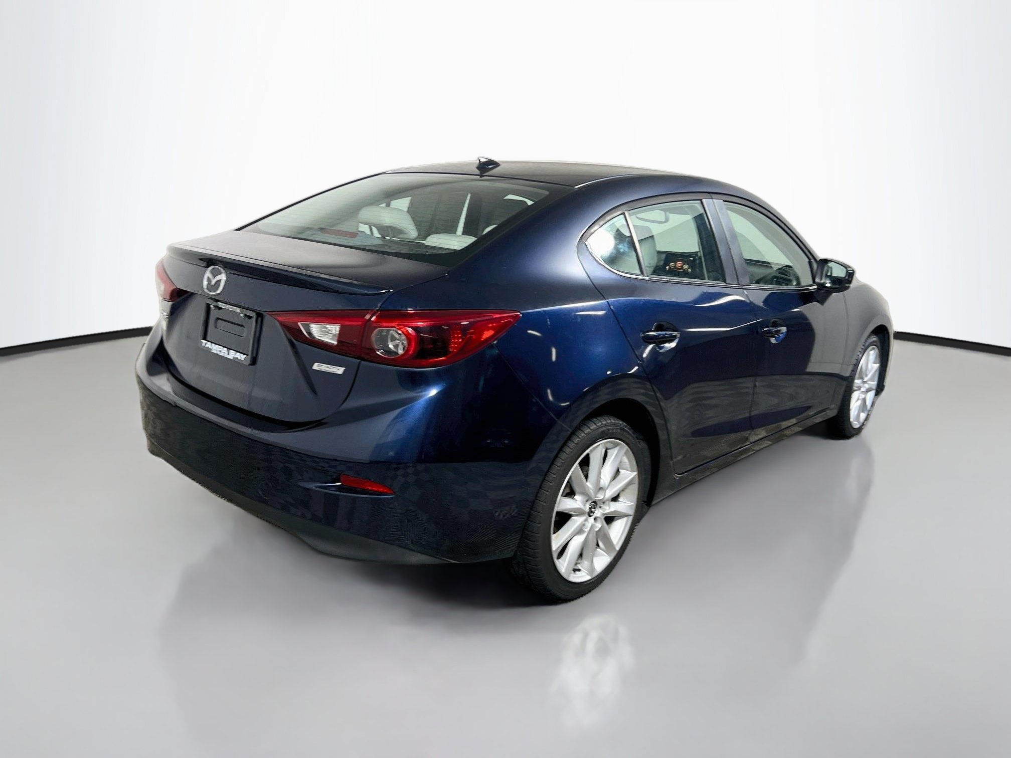 Used 2017 MAZDA MAZDA3 Grand Touring w/ Premium Equipment Package FWD image 4