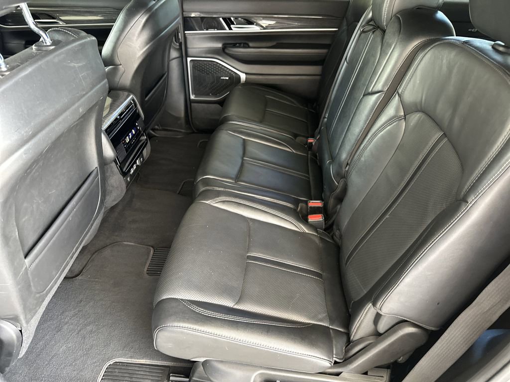 Used 2022 Jeep Wagoneer Series II w/ Premium Group I AWD/4WD image 32