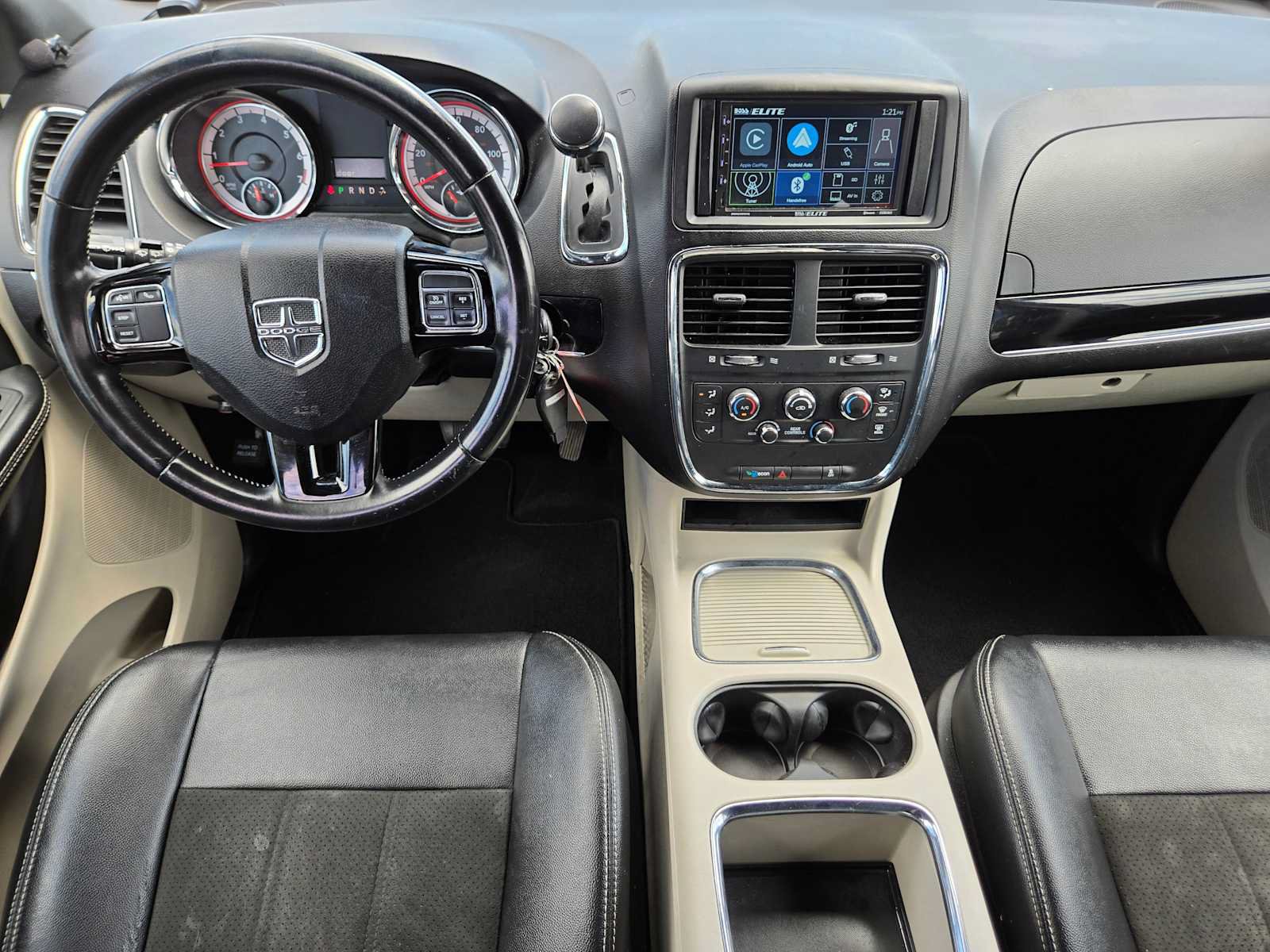 Used 2019 Dodge Grand Caravan SXT FWD image 22