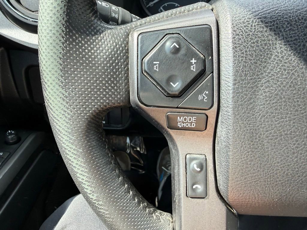 Used 2022 Toyota Tacoma TRD Off-Road AWD/4WD image 19