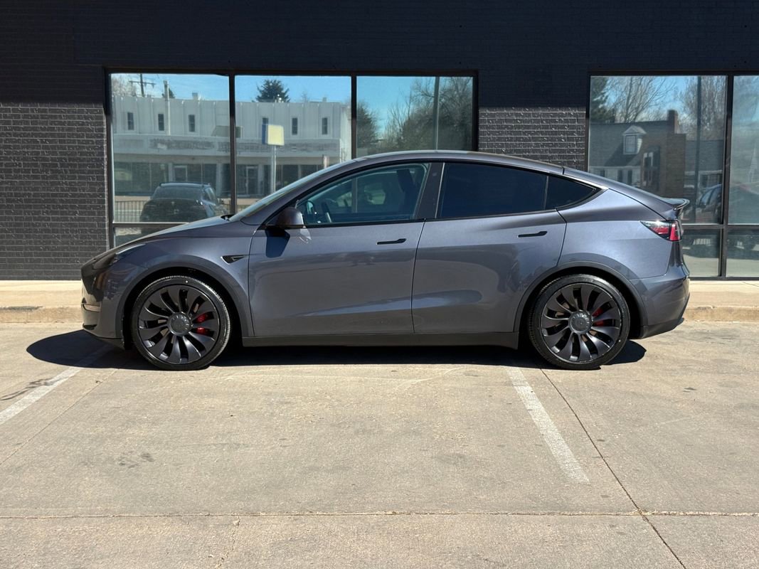 Used 2022 Tesla Model Y Performance image 16