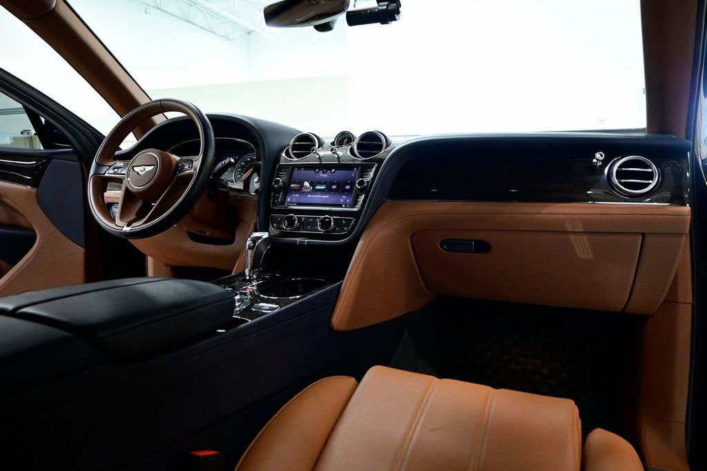 Used 2019 Bentley Bentayga image 14