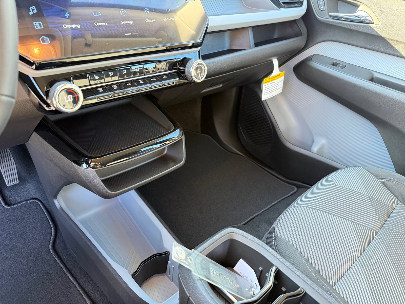 New 2027 Chevrolet Bolt LT w/ Comfort Package image 13