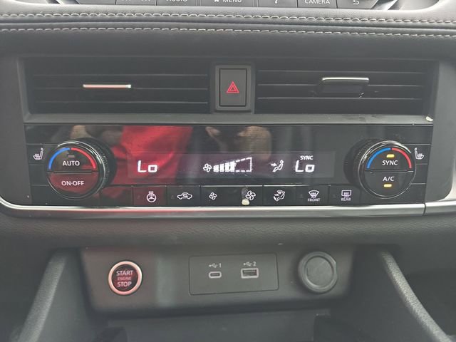 Used 2023 Nissan Rogue SV w/ SV Premium B Package image 31