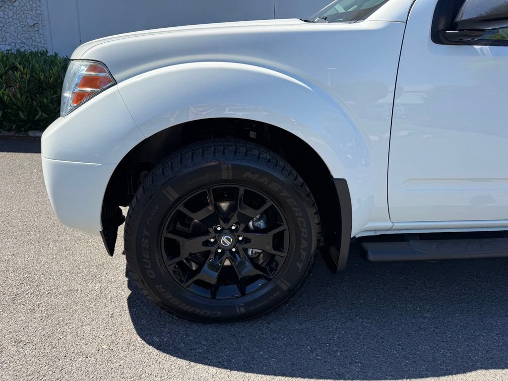 Used 2021 Nissan Frontier SV w/ Midnight Edition Floor Mats AWD/4WD image 13