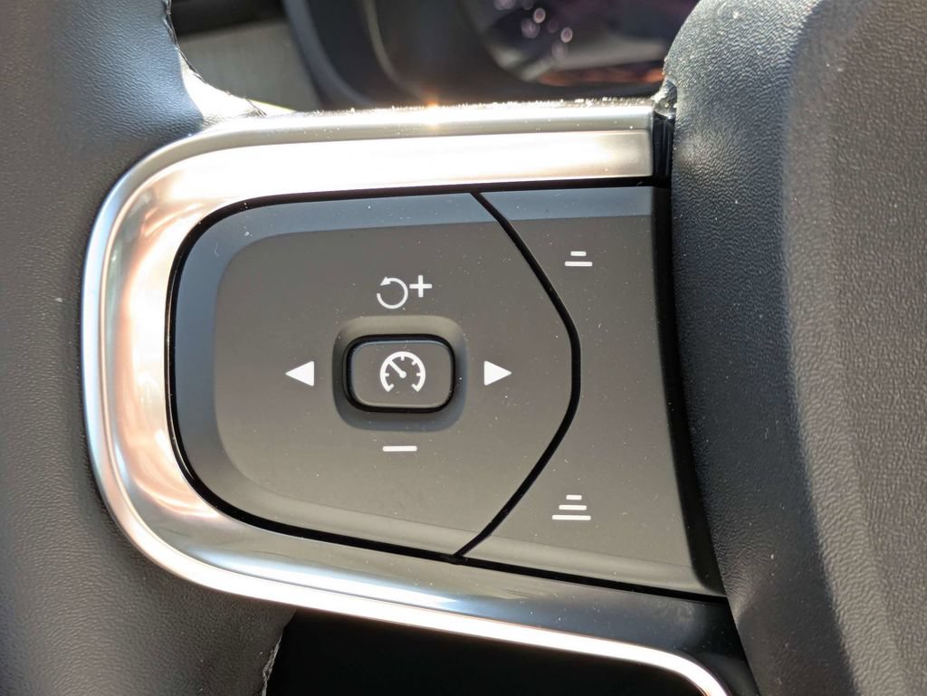 New 2026 Volvo XC40 B5 Core AWD/4WD image 28