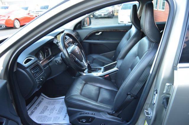 Used 2016 Volvo XC70 T5 Premier w/ Proximity Package FWD image 45
