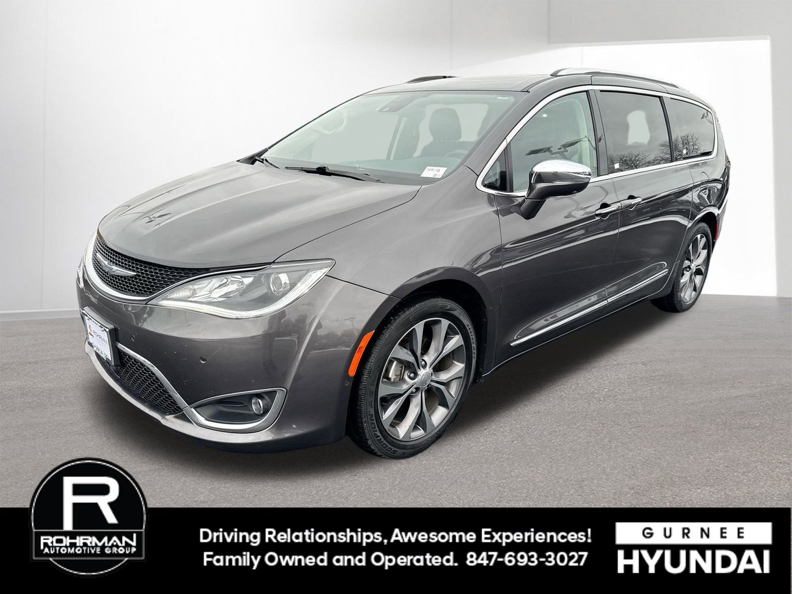 Used 2017 Chrysler Pacifica Limited image 5