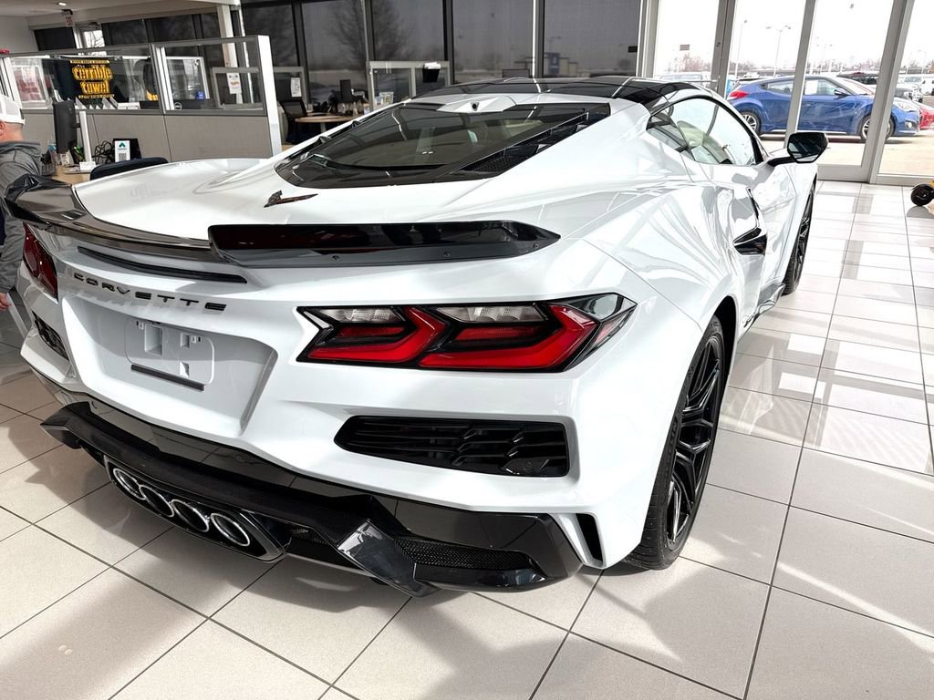 Used 2024 Chevrolet Corvette Z06 image 10