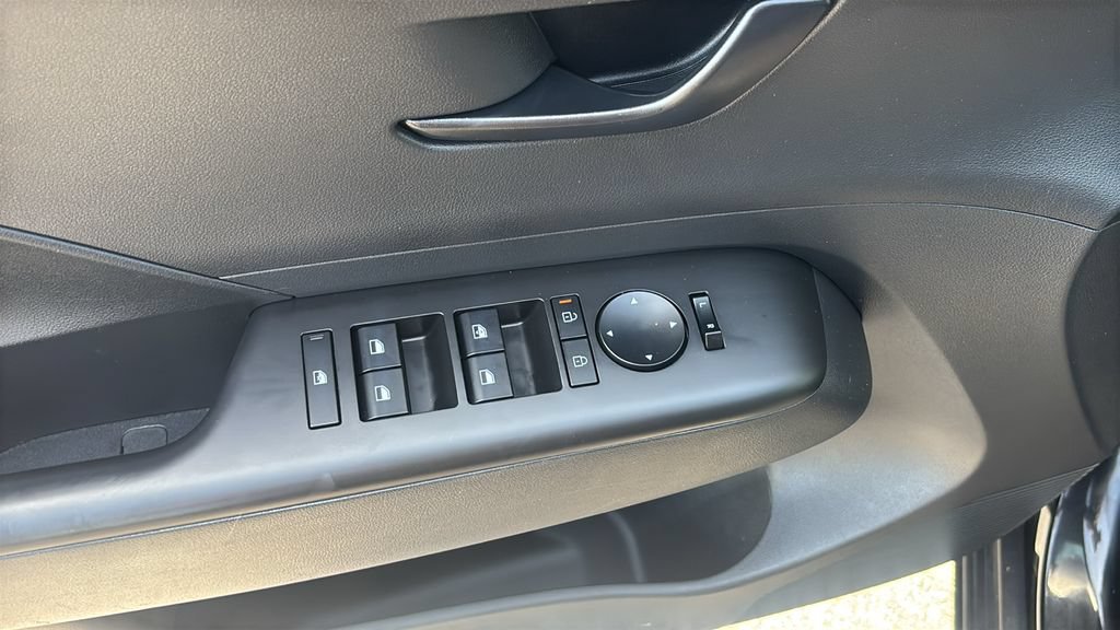 Used 2025 Hyundai Kona SEL AWD/4WD image 14