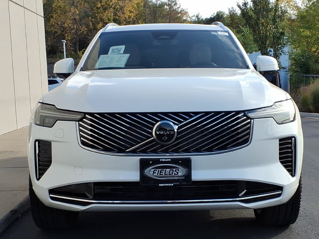 Certified 2026 Volvo XC90 B6 Plus AWD/4WD image 2