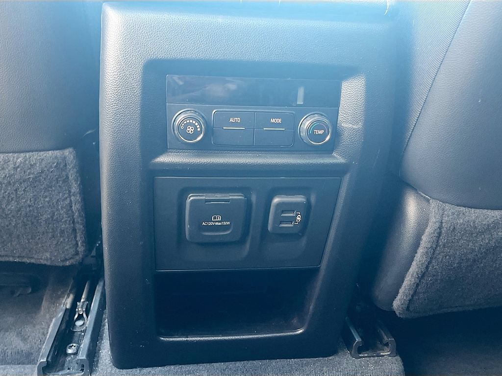 Used 2020 Chevrolet Traverse LT w/ LT Premium Package AWD/4WD image 26