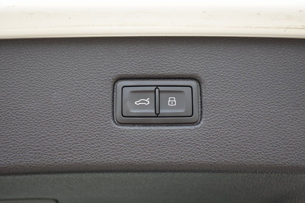 Used 2025 Audi Q7 3.0T Premium Plus image 32