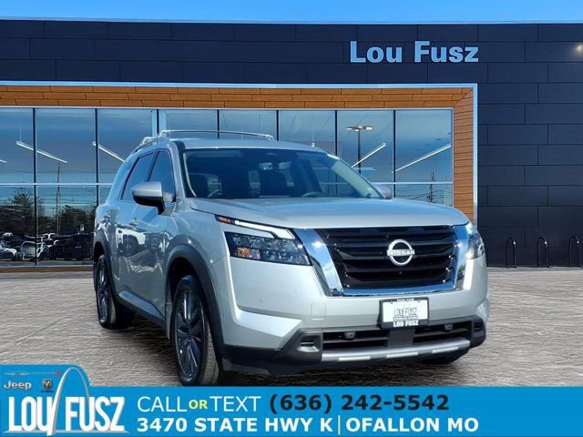 Used 2025 Nissan Pathfinder SL w/ SL Premium Package image 1