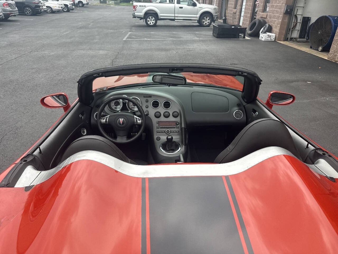 Used 2009 Pontiac Solstice Street Edition RWD image 28
