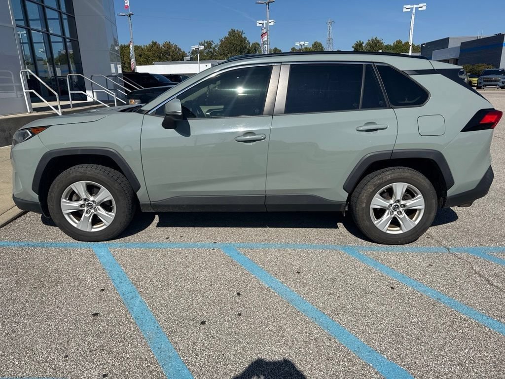Used 2019 Toyota RAV4 XLE w/ All Weather Liner Package AWD/4WD image 3