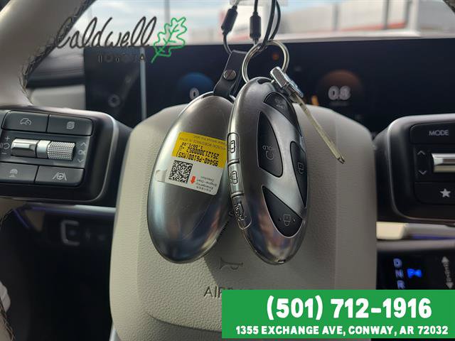 Used 2025 Hyundai Santa Fe Calligraphy FWD image 30