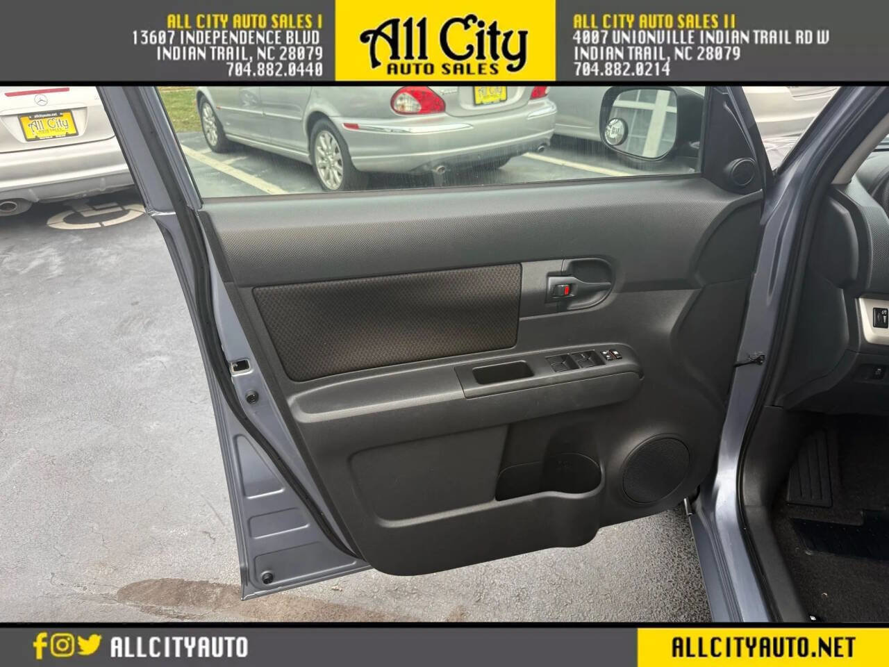 Used 2010 Scion xB image 13