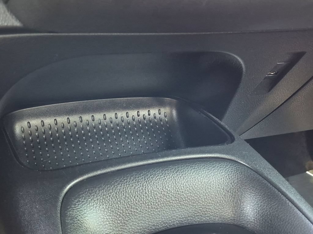 Used 2022 Toyota Corolla LE FWD image 30