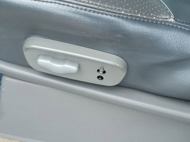 Used 2012 Nissan Frontier SL image 19