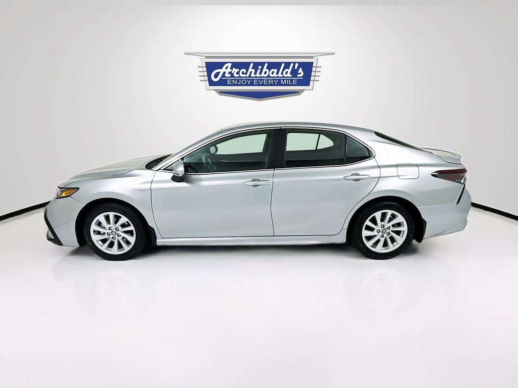 Used 2024 Toyota Camry SE FWD image 4