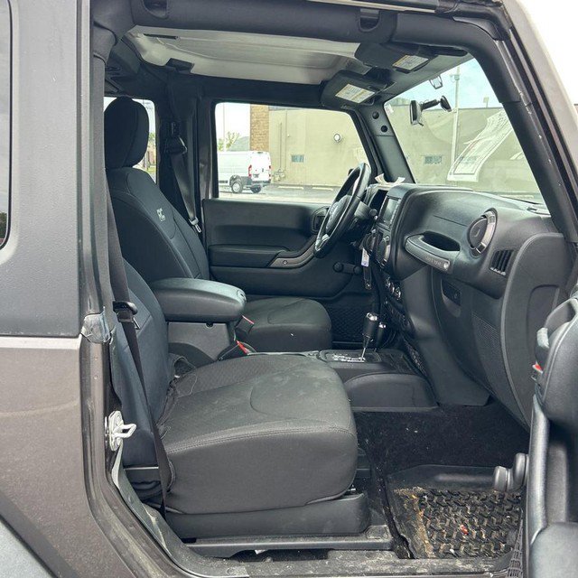 Used 2018 Jeep Wrangler Sport w/ Connectivity Group AWD/4WD image 11