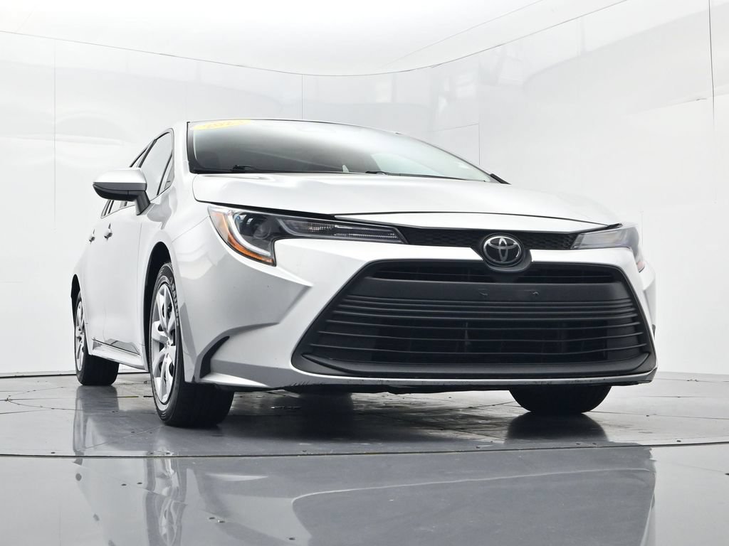 Used 2023 Toyota Corolla LE FWD image 34