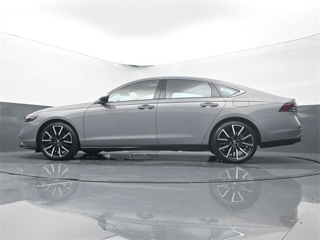 Used 2024 Honda Accord Touring image 9