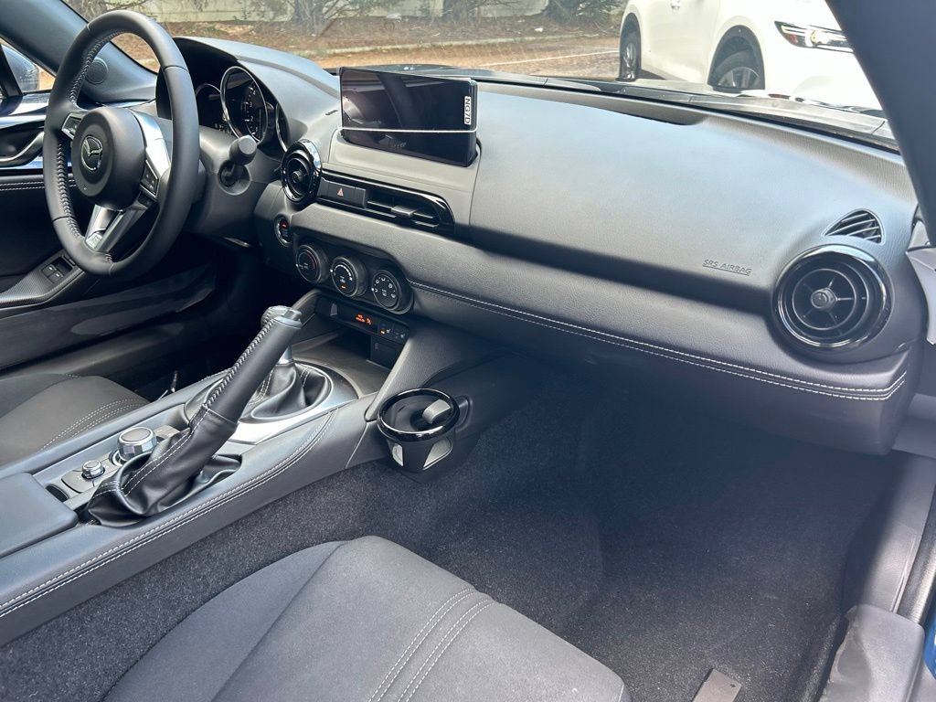 New 2026 MAZDA MX-5 Miata Club w/ Weather Package RWD image 16