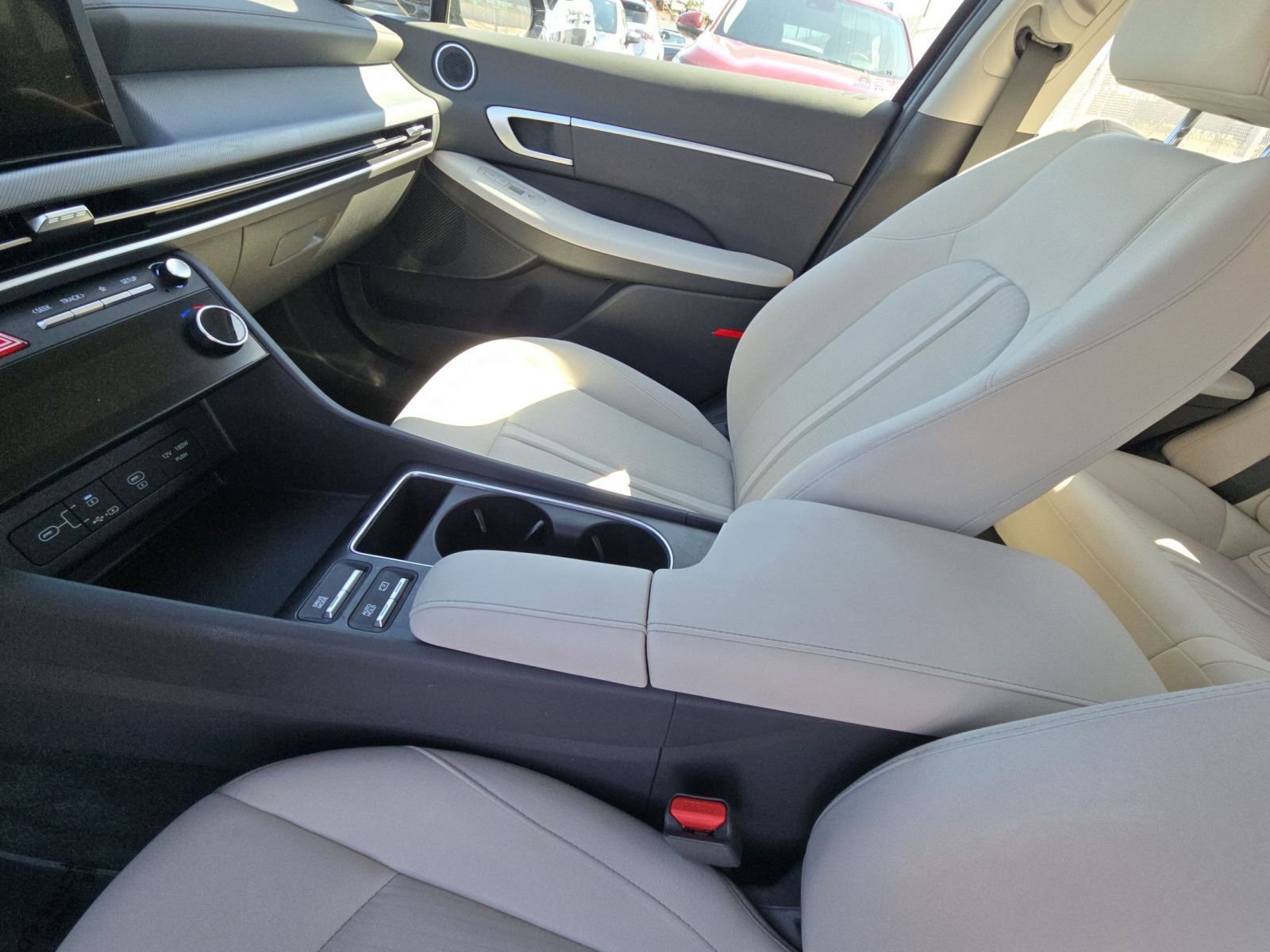 Used 2025 Hyundai Sonata SEL FWD image 30
