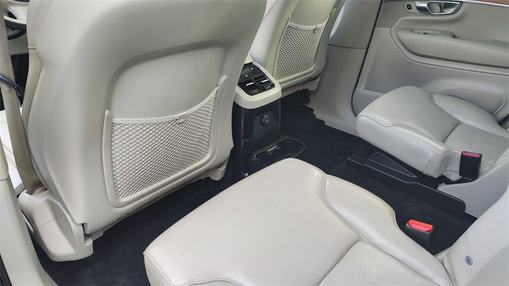 Certified 2022 Volvo XC90 T8 Inscription Expression w/ Advanced Package image 30